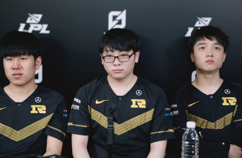 AYX- 比赛规则变更首场状态出色，RNG观众沸腾！，内马尔重返赛场比赛高潮迭起