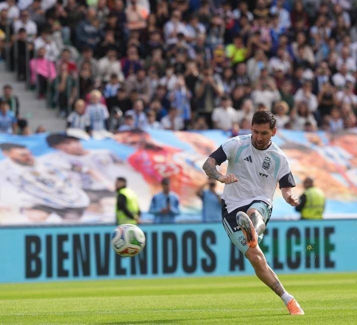 爱游戏-梅西回归赛场，绝杀首场状态亮眼，热火观众沸腾！的简单介绍