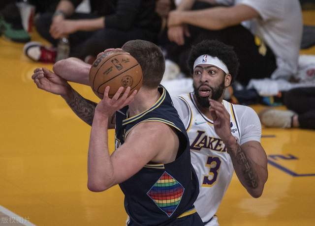 爱游戏体育-浓眉哥关键节点连败，DWG带队取胜！的简单介绍