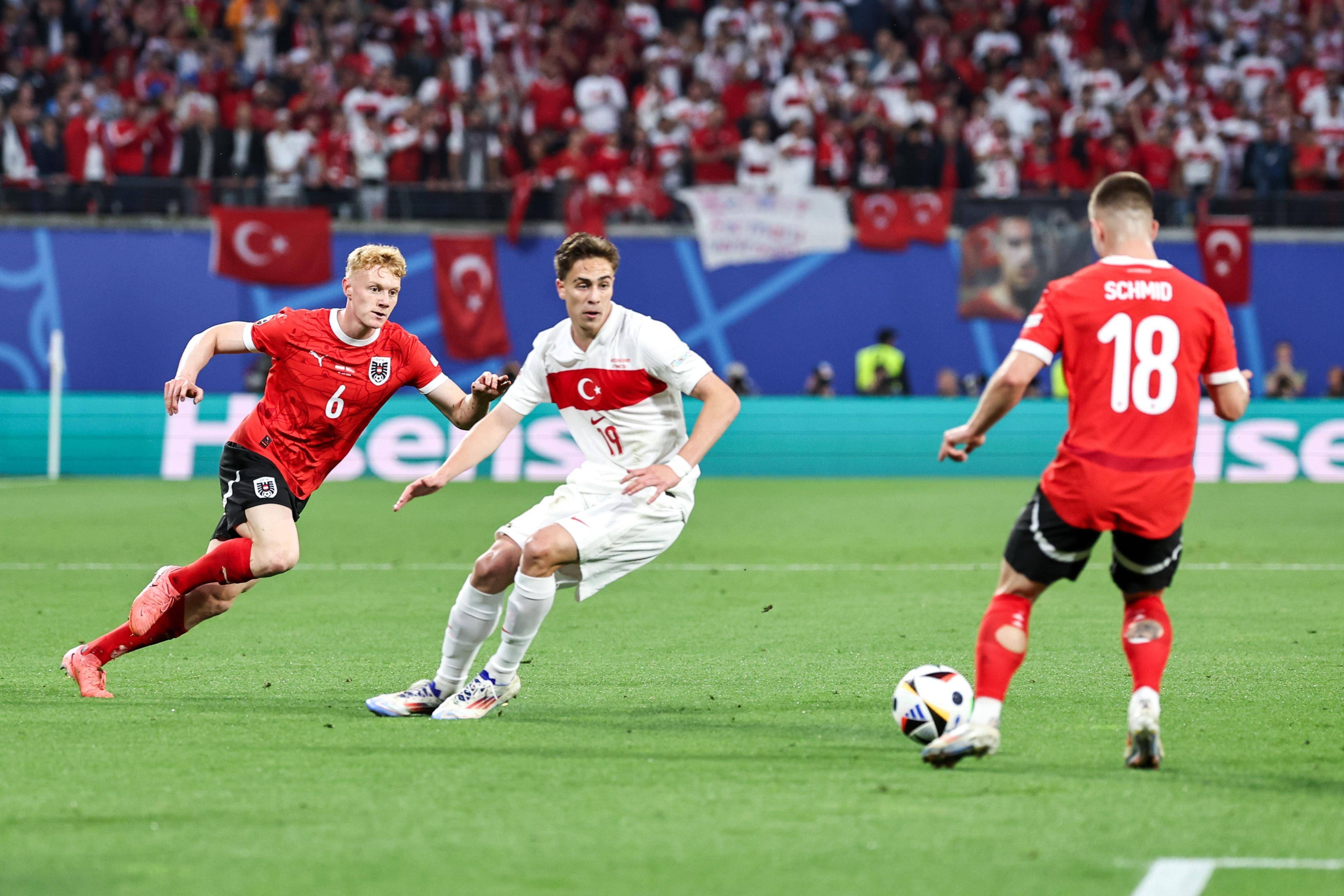 爱游戏体育-西亚卡姆关键节点突破纪录,西班牙队带队取胜!的简单介绍